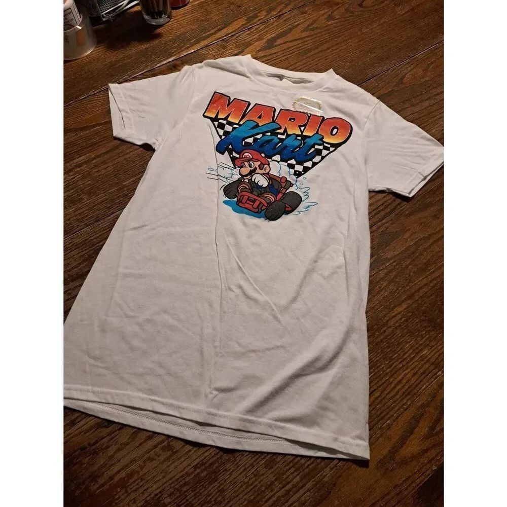 New Nintendo Mario Kart Tee NWT Men’s Small 34-36 White Graphic T-Shirt